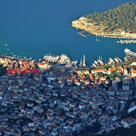 Apartment For 6 In Makarska Centar Екстериор снимка