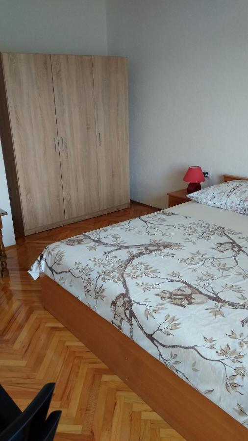 Apartment For 6 In Makarska Centar Екстериор снимка