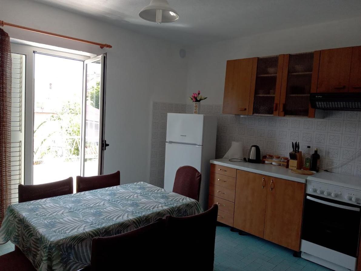 Apartment For 6 In Makarska Centar Екстериор снимка