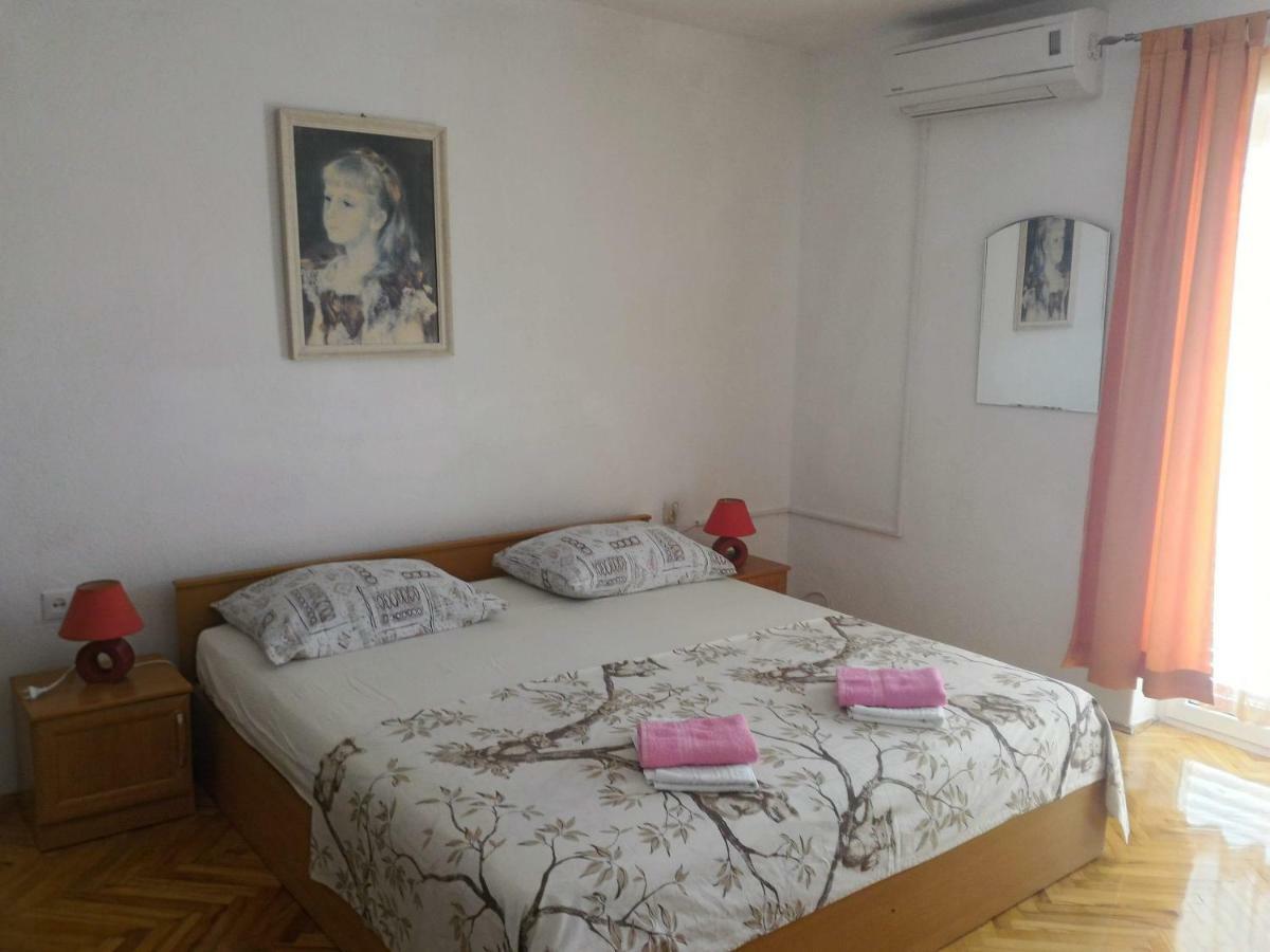 Apartment For 6 In Makarska Centar Екстериор снимка