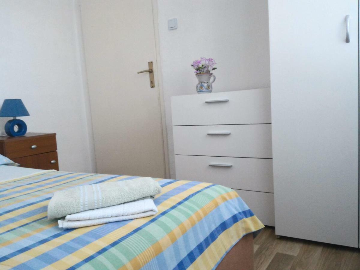 Apartment For 6 In Makarska Centar Екстериор снимка