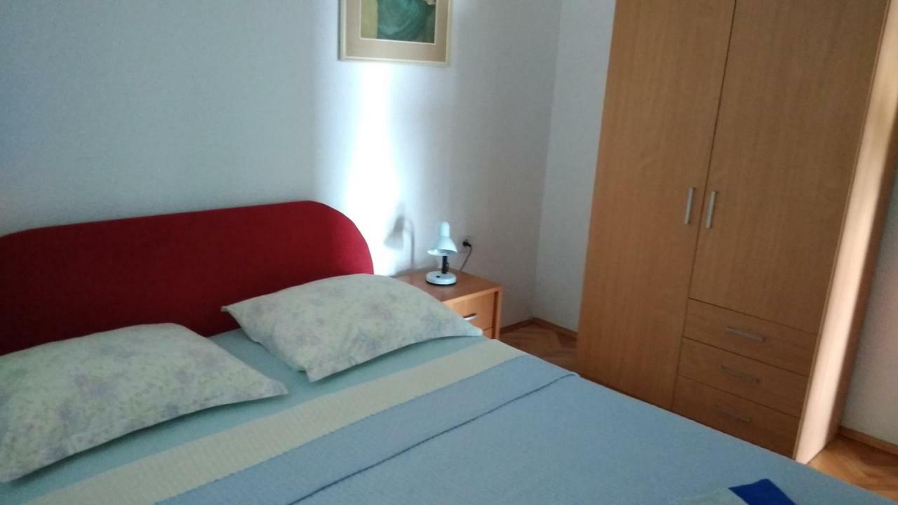 Apartment For 6 In Makarska Centar Екстериор снимка